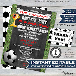 Puede incluir: Plantilla de invitación editable para una recaudación de fondos de fútbol con un fondo de pizarra negra, hierba verde y un balón de fútbol. El texto dice "The Falcon's Shoot-Out Fundraiser!" y "New Uniforms!" La invitación incluye la fecha, la hora y el lugar del evento. También incluye información sobre la tarifa de entrada y los boletos de rifa. La plantilla está disponible en 5x7 pulgadas y 8.5x11 pulgadas.