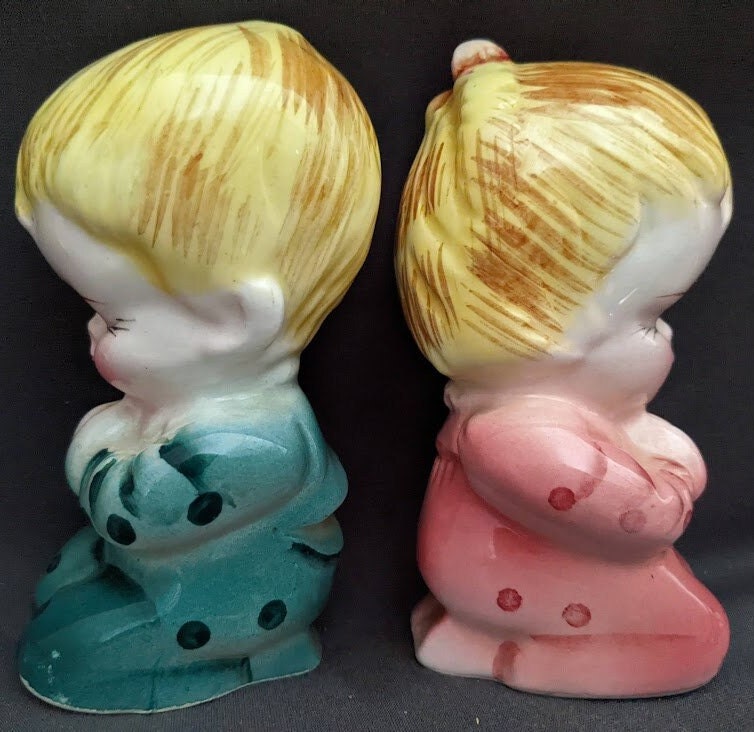 Vintage Boy and Girl Praying Salt and Pepper Shaker Set – Vintage