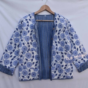 Baumwolle gesteppte Wende-Mode Jacke Mantel Floral Kantha Frauen Mädchen Jacke Winter Sommer Boho lange Kurzmantel Boho Brautjungfer Geschenk White blue floral