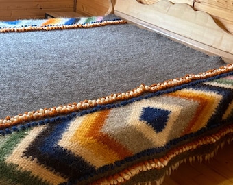 Handmade Carpathian Wool Blanket: Gray Woven Bedcover