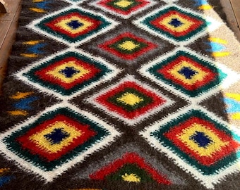 Ręcznie robiony wełniany dywan: Gutsul Woven Carpathian Rug Bedcover