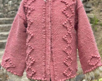 Różowy wełniany płaszcz tkany, ukraiński rękodzieło