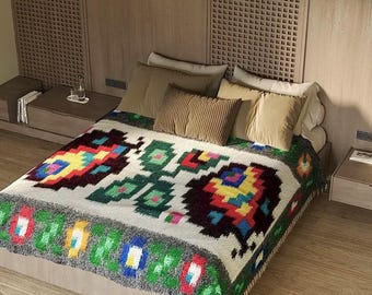 Ręcznie robiony koc z wełny karpackiej - wielokolorowy narzuta lub dywanik, naturalna wełna owcza