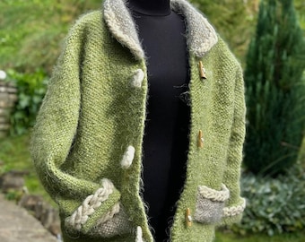 Zielony wełniany płaszcz tkany, ukraińska ręcznie robiona kurtka zapinana na guziki