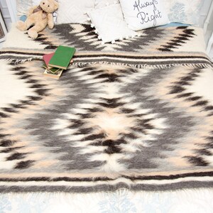 Wool throw, Wool blanket, Queen size bedspread, California king blanket, Large blanket, Warm blanket, Plaid blanket, bed cover, sofa throw
