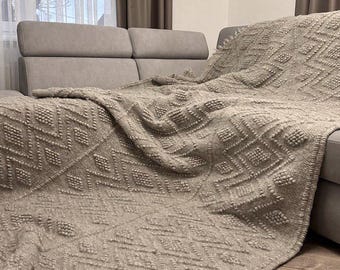 Ręcznie robiony szary wełniany dywan | Tradycyjne techniki tkackie Karpat | Dostępne niestandardowe rozmiary i kolory