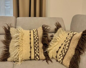 Ręcznie robiona wełniana poduszka