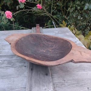 Grote oude deegkom voor home decor, ton patina en slijtage