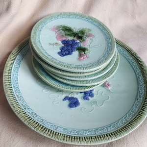 Jugendstil Fayence Teller, Weintrauben, antike Obstteller Set