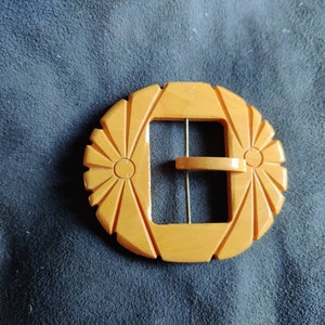 Large Art Deco bacelite buckle, butterscotch galalith