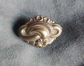 Victorian brooch, metal, with flowers