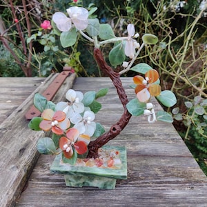 Vintage bonsai, semi precios stone tree, feng shui tree, Jade tree, made in Hong Kong, 60s, old Jade Flower bouquet, chinese Jade tree