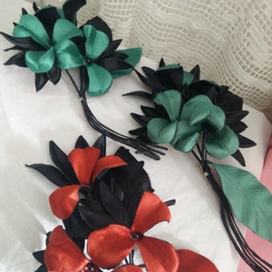 Large, red, black and green colored silk flowers, vintage millinery flowers, ansteckblumen, hat flowers, shabby chic, brocante, French chic
