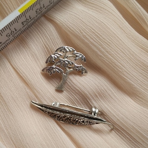 Tree related lot of 2 brooches, vintage leaf and tree brooch, silver, silberbroschen