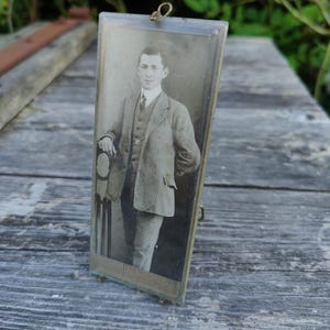 antique Edwardian carte de visitor frame with original foto