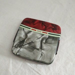 Cassa di sigaretta in celluloide art deco, scatola di sigarette celuloide anni Cinquanta, design snella, inciso " jo ",