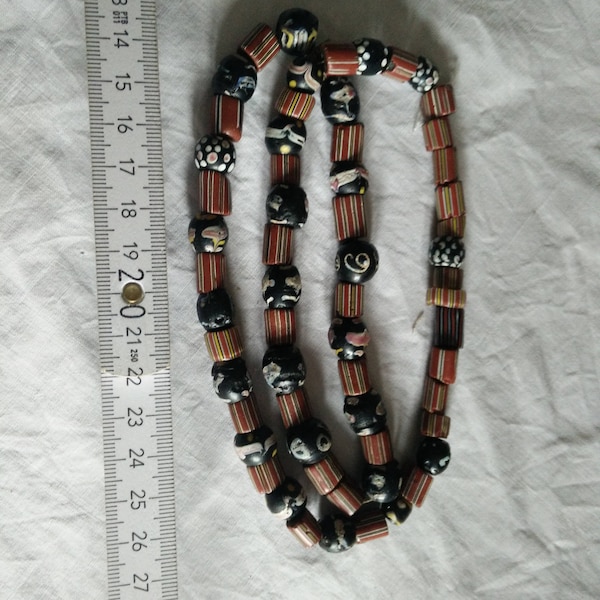 Strand of old tradebeads, venetian glass beads, venezianischen handelsperlen, afrikanischen, indianer, trade beads