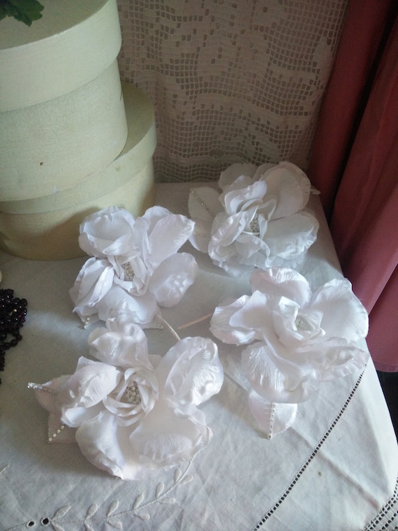 4 Large, white colored wedding silk flowers, vint… - image 1