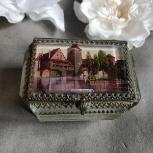 Cute ormolu ring box, ring case, jewellery box, gilded jewellery case, made in France, French ormolu ring box, collectible jewellery case