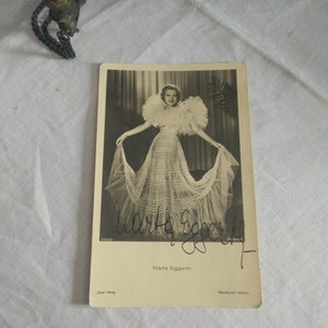Autographe de Marta Eggerth - et regardez ce rêve d'une robe en tule, vers 1930-40, actrice, Hollywood, carte postale, star de cinéma, star de cinéma