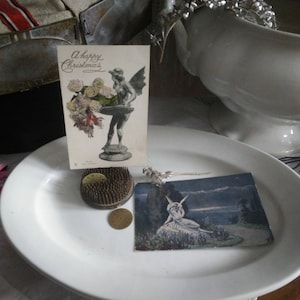 Petit lot de 2 cartes postales très anciennes, 2 cadrans en laiton, un kezan, une grenouille fleurie... So shabby chic, French chic, brocante, victorienne, décoration
