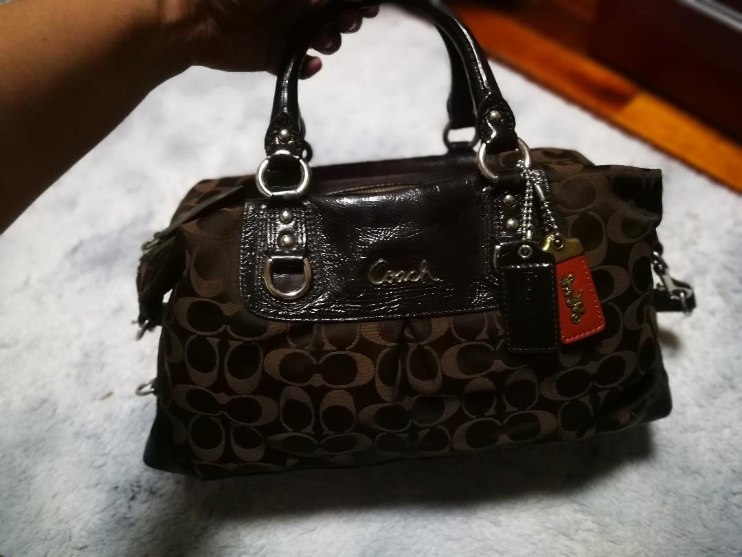 Coach ashley shoulder bag deals