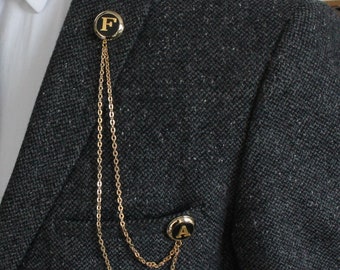 Angepasste Initial Jacke Kette Brosche, personalisierte Buchstabe handgemachte Anstecknadel, Geschenke für Männer, Herren Schmuck Accessoire Hochzeit Groomsmen