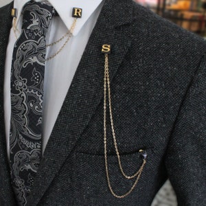 Pin de solapa con letra personalizada, broche de cadena personalizado, pin de solapa hecho a mano para chaqueta, regalo para hombre, accesorio de joyería para padrinos de boda.