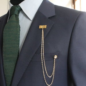 Broche de solapa de cadena hecho a mano personalizado, alfiler de cuello de chaqueta de carta personalizado, regalos para hombre, accesorios de joyería para hombres padrinos de boda