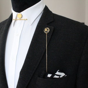 Corrente de lapela feita à mão personalizada, design exclusivo, pino de corrente de lapela de letra, presente para homem, acessório de joalheria masculino, casamento