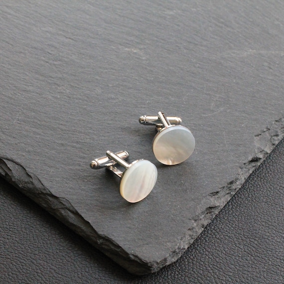 Boutons De Manchette En Nacre Dorée – Paire Vintage Pour Homme – Occasion élégante