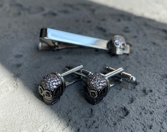 Skull Crossbones Tie Clip & Cufflink Set – Boxed Gift Set, Silver Tone