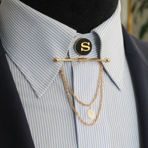 Cubierta de botón de color dorado personalizado - Clip de cuello de camisa, botón con letras personalizado - Pin de cuello, barra de cuello, regalo de padrinos de boda para hombres