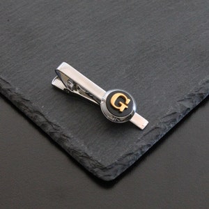 Clip de corbata de letra personalizable, barra de corbata hecha a mano, clip de corbata de letra hombre hombres, clip de corbata de boda, regalo para él, accesorio de hombre, padre, Navidad