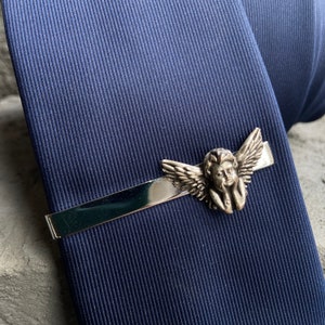 Pasador de corbata hecho a mano con figura de ángel querubín, plateado, para boda, regalo para él, accesorio para hombre, para padre, padrino de boda.