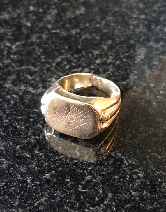 Antique European Masonic Gold Ring 1950s Engraved 