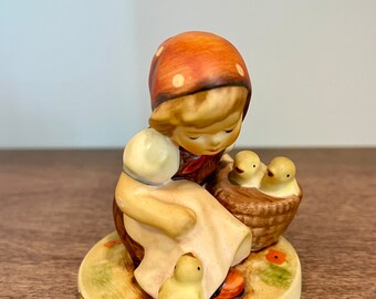 Vintage 1984 Goebel Hummel Figurine, Chick Girl #57