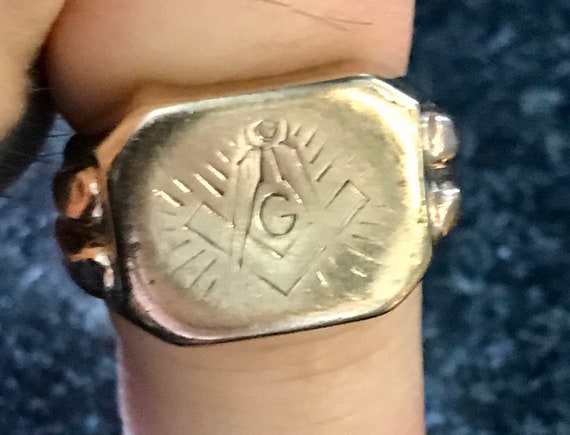 Antique European Masonic Gold Ring 1950s Engraved… - image 3