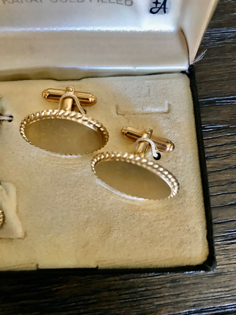 Ready to be personalized! Vintage 1970s Anson 12k GF Oval Cuff Links and Tie Holder New in Box