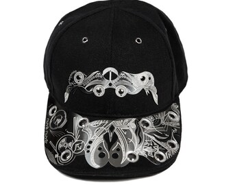 Gorra de béisbol negra – Gorra metálica “Shafra”, diseño futurista de ciencia ficción.