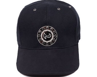Gorra de béisbol negra – Gorra de metal de la banda “Insignia”, diseño futurista de ciencia ficción.