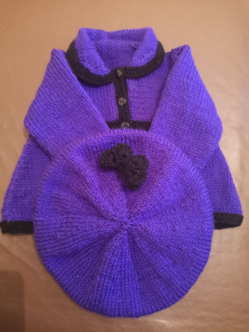 Hand knitted hat and coat 0-3 months Age 0-3 months. Baby hat and coat