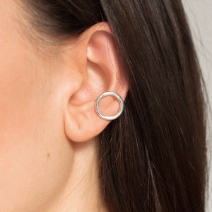 Circle Ear Cuff · Edgy ear cuff · Sculptural earring · Modern jewelry · Minimalist jewelry · Effortless · Conch ear cuff · 24k gold vermeil