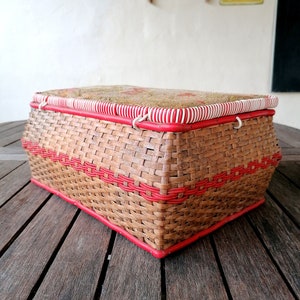 Boîte à couture rotin et scoubidou vintage, panier rotin, Rattan sewing box, 1930 image 4