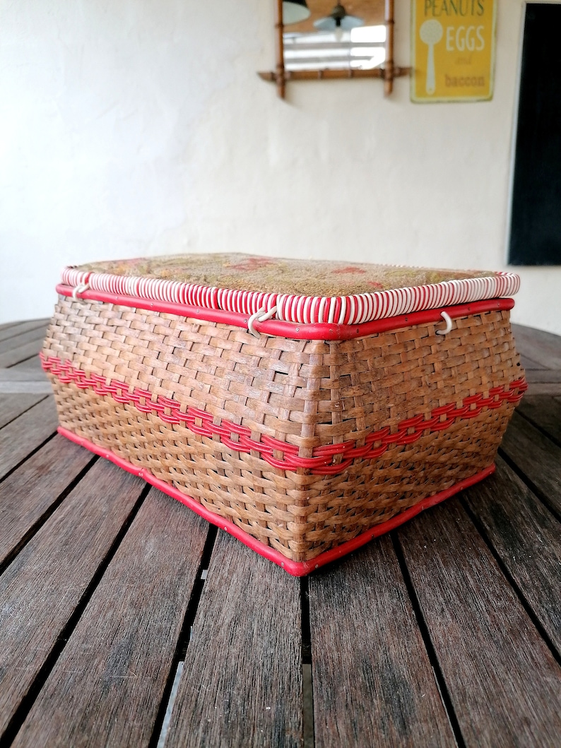 Boîte à couture rotin et scoubidou vintage, panier rotin, Rattan sewing box, 1930 image 4