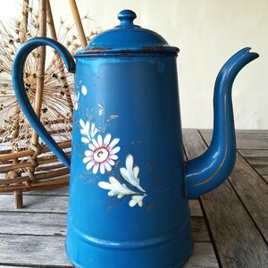 Blue enameled coffee pot, vintage enameled coffee pot, enamel pitcher, enamel coffee pot, vintage coffee pot, blue enameled coffee maker image 2