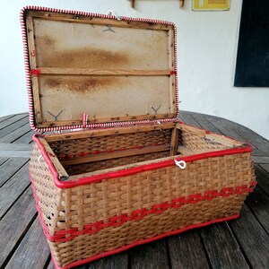 Boîte à couture rotin et scoubidou vintage, panier rotin, Rattan sewing box, 1930 image 7