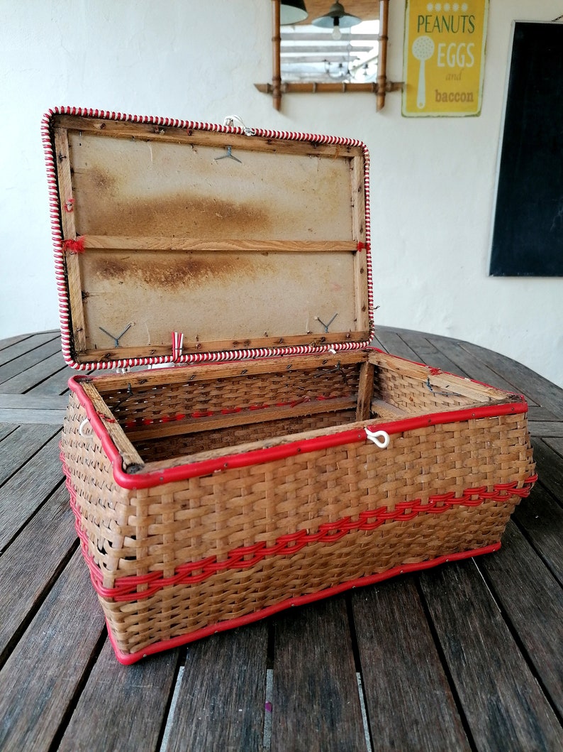 Boîte à couture rotin et scoubidou vintage, panier rotin, Rattan sewing box, 1930 image 7