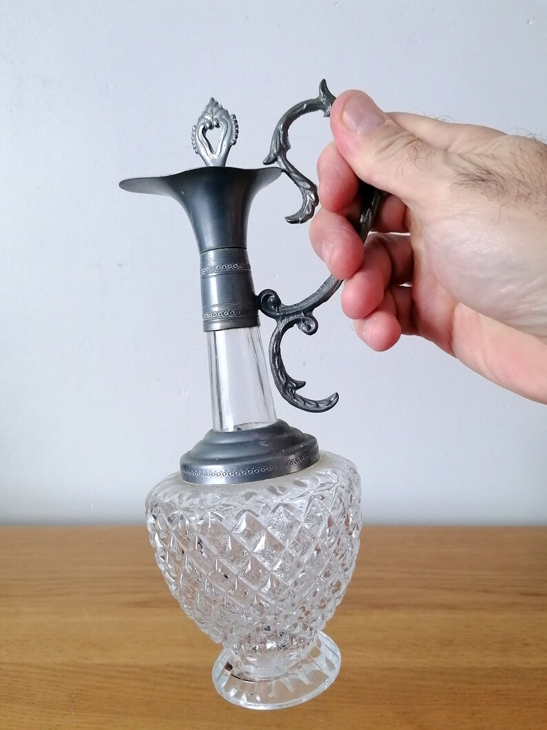 Aiguière en verre et étain ciselé, carafe à décanter, carafe ancienne image 7