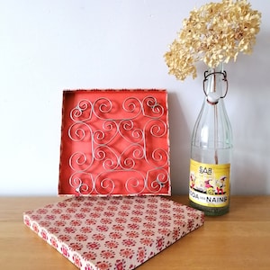 Vintage metal trivet with its original box, seventies trivet, 1970s